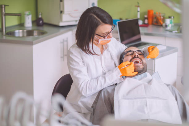 Best Emergency Tooth Extraction in Limestone Creek, FL